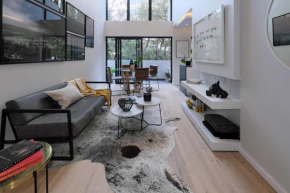 Stylish, Sea Point Apartment w Parking